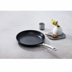 Le Creuset Shallow Frying Pan Set -Knives Popular Store Fry pan resized