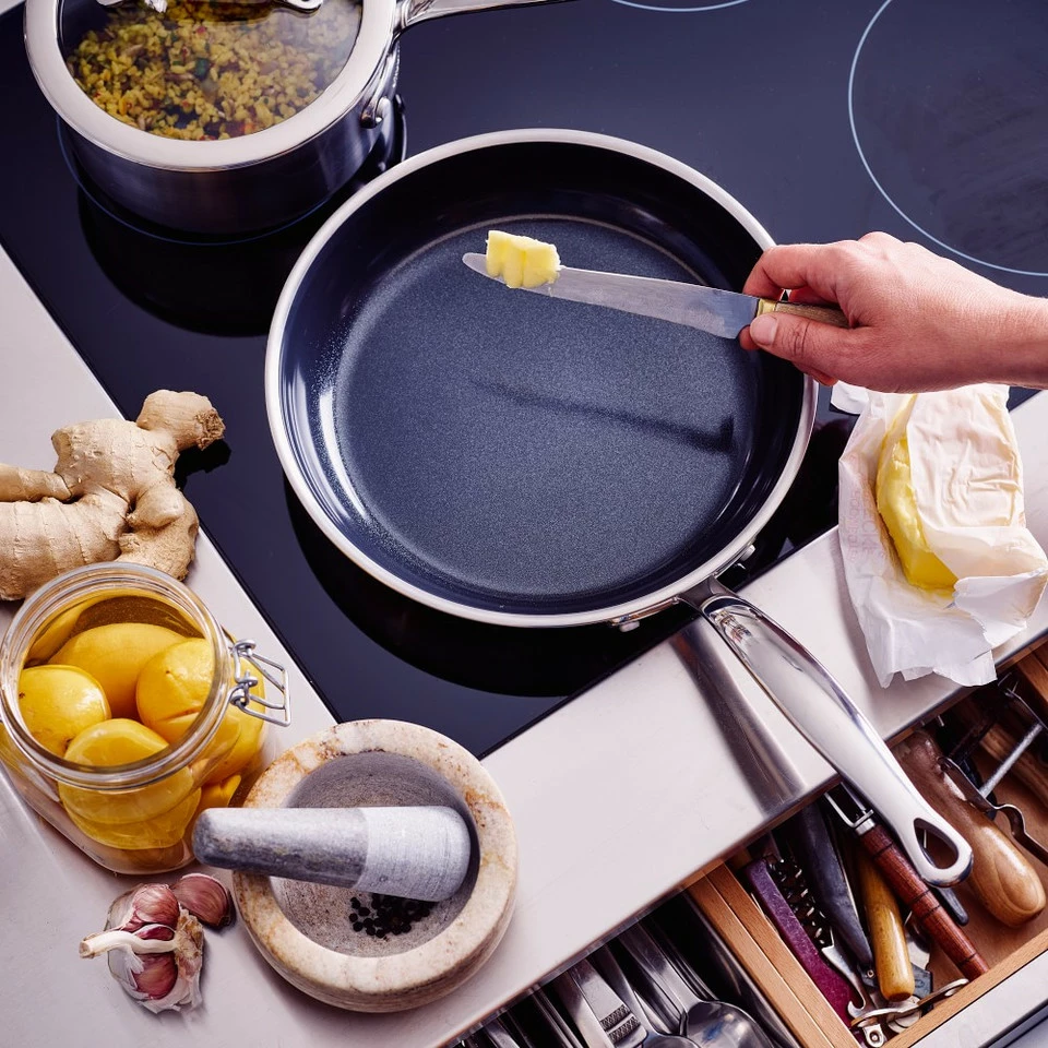 GreenPan™ Premiere 25 cm & 30 cm Fry Pan Set 9 GreenPan™ Premiere 25 cm & 30 cm Fry Pan Set - Image 9