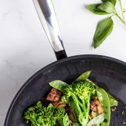 GreenPan™ Premiere Hard Anodised Ceramic Non-Stick Covered Frying Pan 16 GreenPan™ Premiere Hard Anodised Ceramic Non-Stick Covered Frying Pan -Knives Popular Store greenpan premiere ha covered fry pan 202223 0014 greenpan premiere hard anodized ceramic nonstick fry pan s z