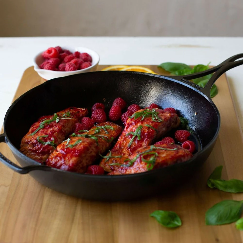 Lodge Blacklock Triple-Seasoned Cast Iron Skillet 10 Lodge Blacklock Triple-Seasoned Cast Iron Skillet - Image 10