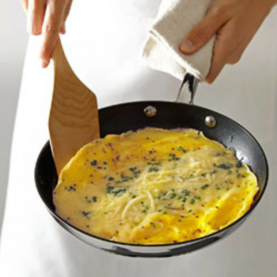 Williams Sonoma Thermo-Clad™ Stainless-Steel Omelette Pan 2 Williams Sonoma Thermo-Clad™ Stainless-Steel Omelette Pan - Image 2